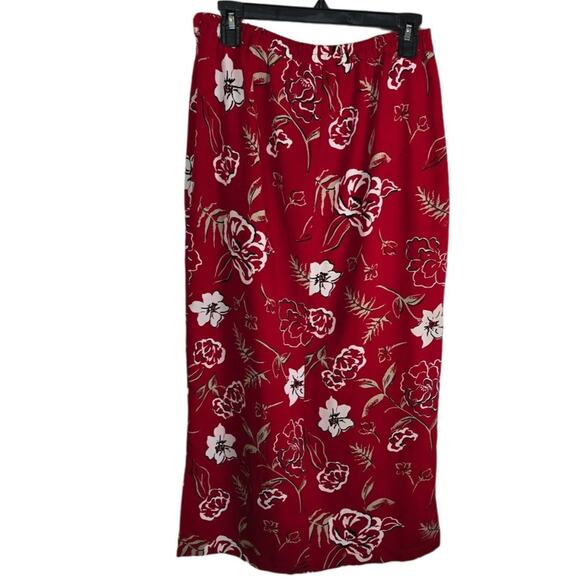 Briggs New York Dresses & Skirts - Briggs Vintage Skirt Size Large Red‎ Floral